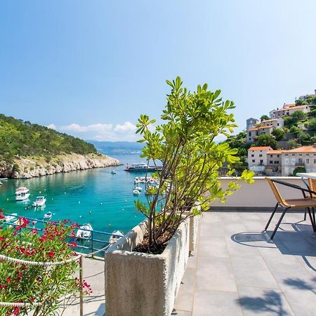 Seafront Apartment With Amazing Seaview 비르브닉 외부 사진